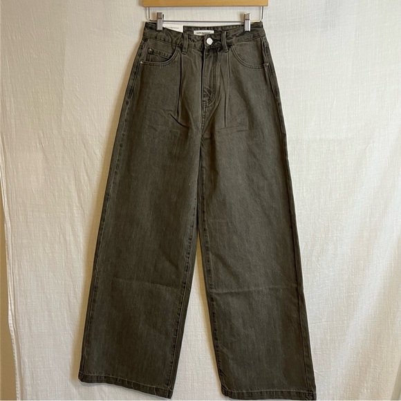 NWT WeWoreWhat High Rise Pleated Wide Leg Slouchy Pants in Stone Wash SZ… - Picture 1 of 10